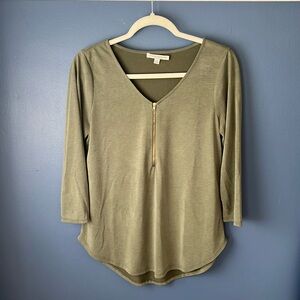 Green Envelope Three Quarter Sleeve Green V-Neck Shirt